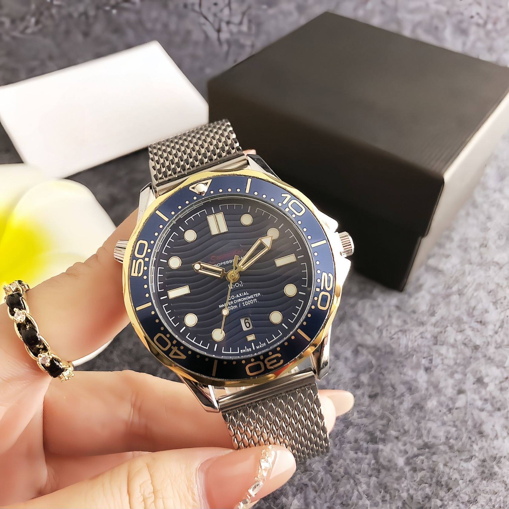 Men's waterproof quartz wristwatch, mesh band