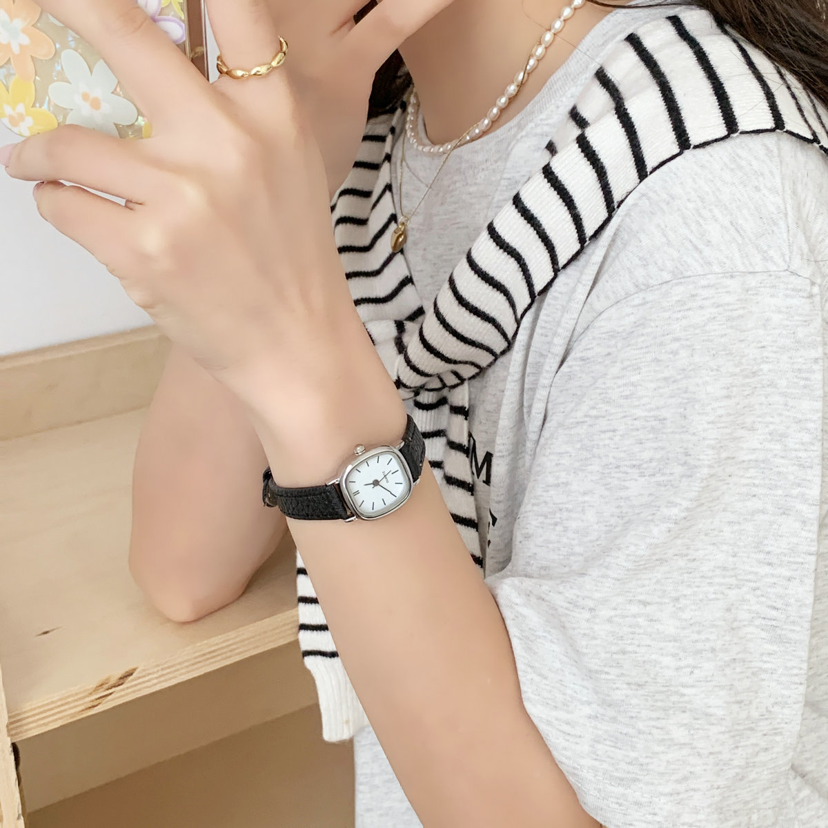 Korean-style quartz watch, leather strap, women's