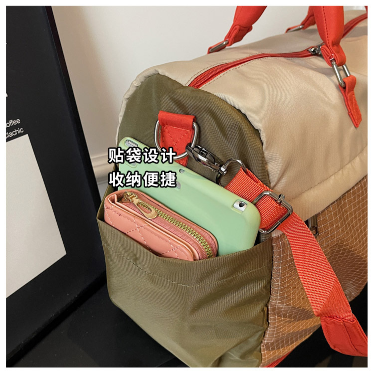 Expandable travel bag with shoe compartment, wet-dry separation