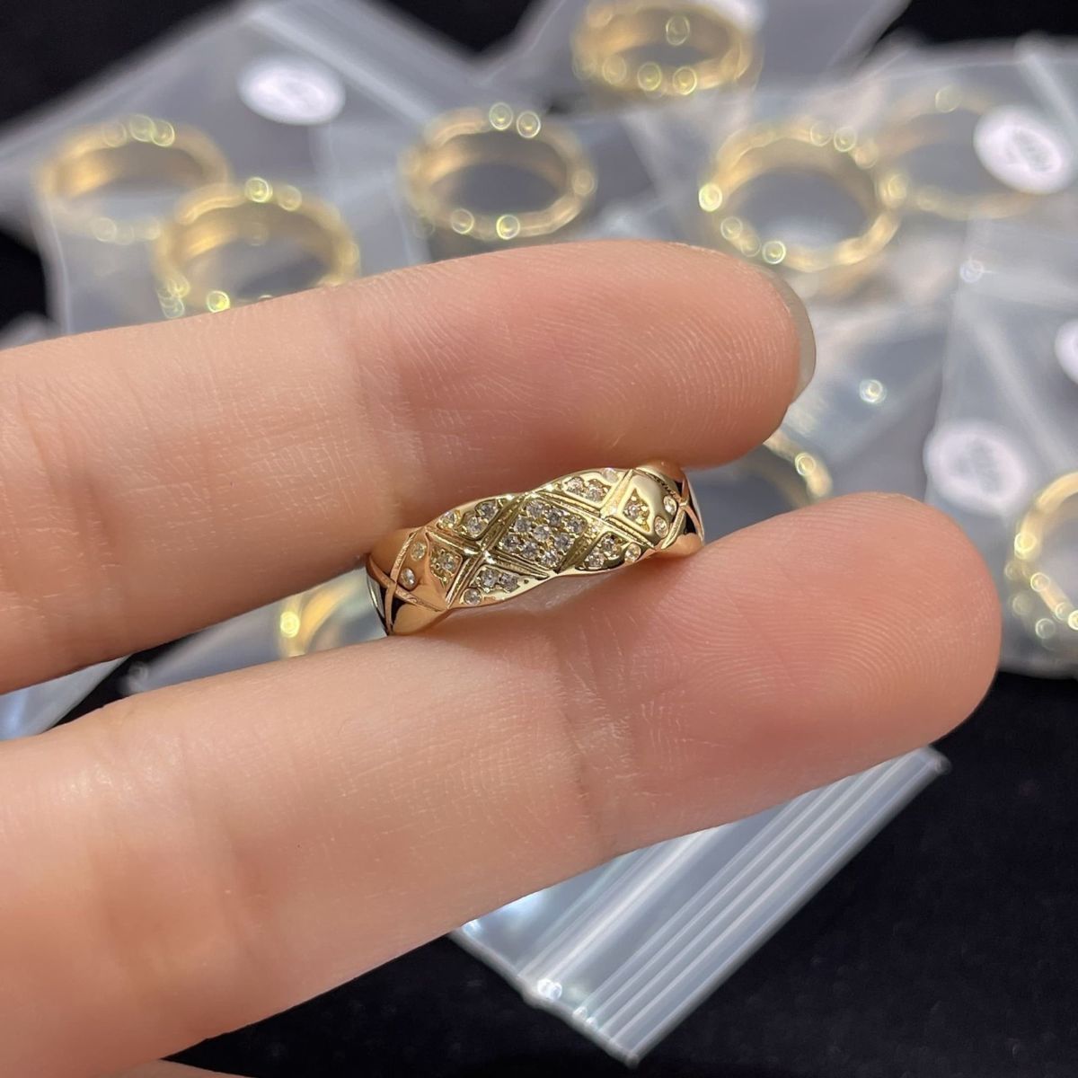 Xiangja 18k Gold plattiert Coco Rautenmuster Ring