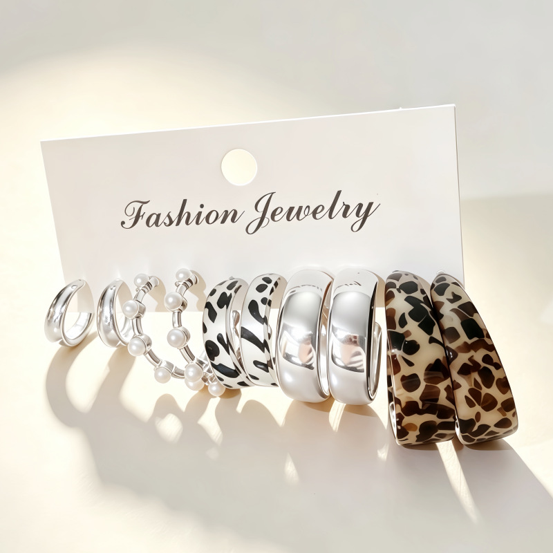 C-shape geometric vintage earring set