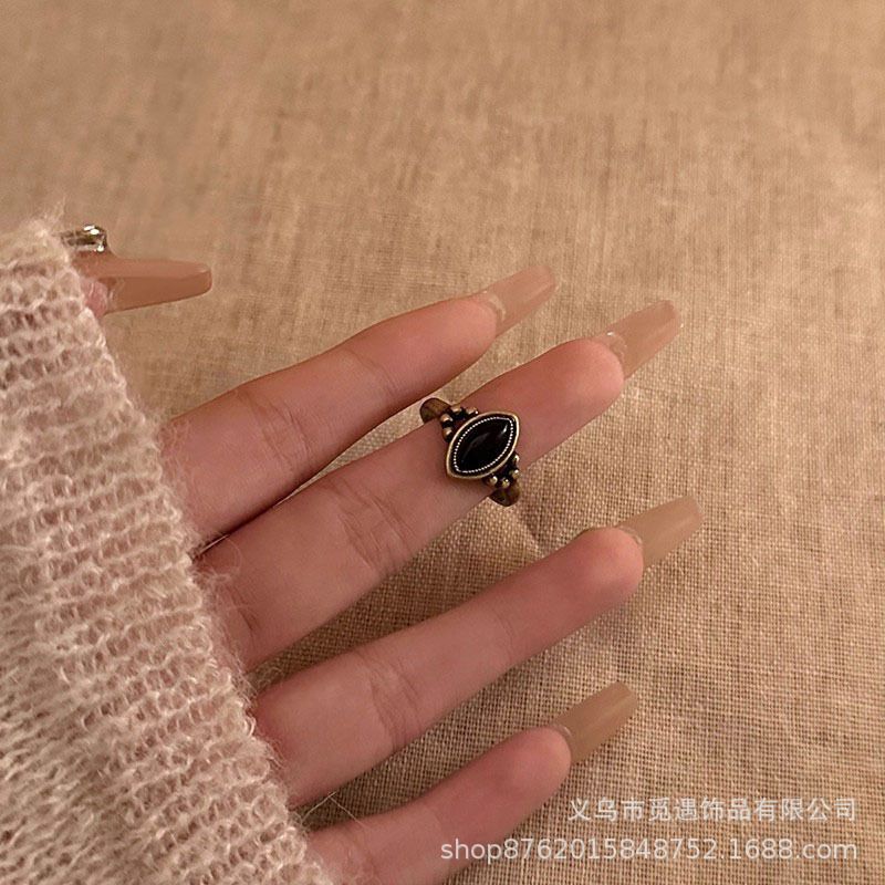 Vintage adjustable ring ethnic retro style