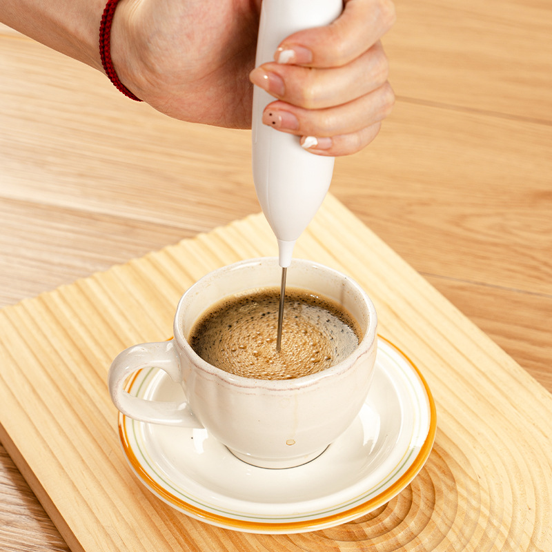 Wireless electric hand mixer