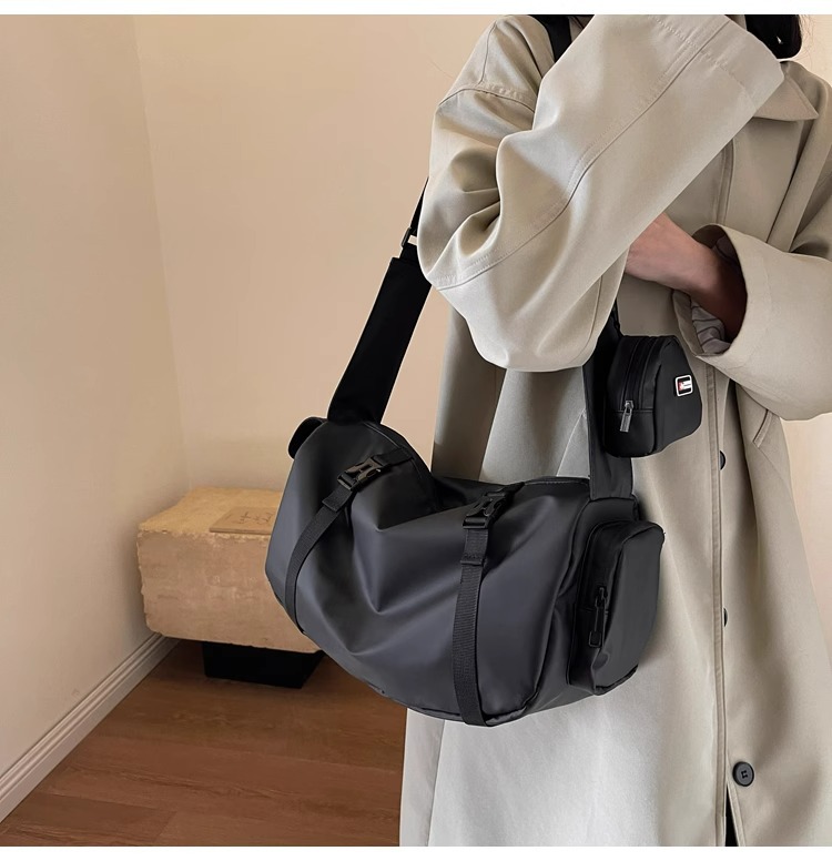 Waterproof sports bag, large capacity