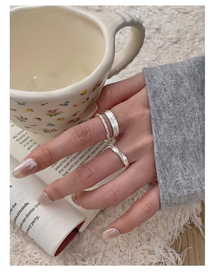 Geometric Möbius ring for women, open adjustable, luxury style