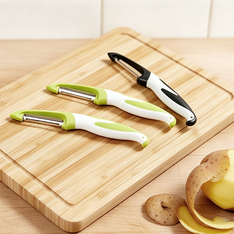 Penguin-shaped vegetable and fruit peeler multifunctional