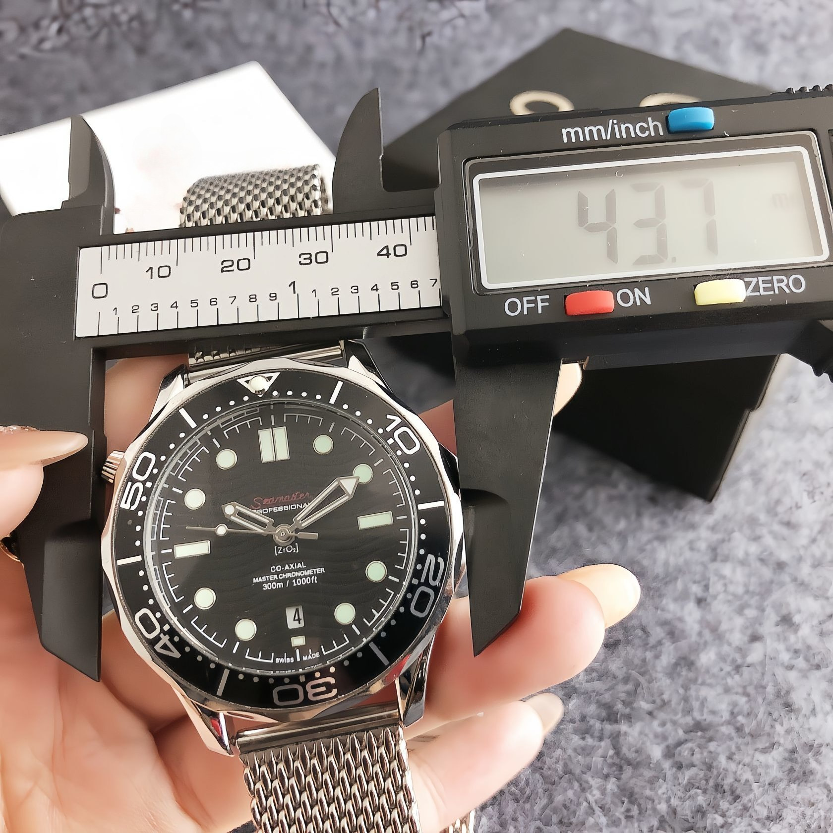 Men's waterproof quartz wristwatch, mesh band