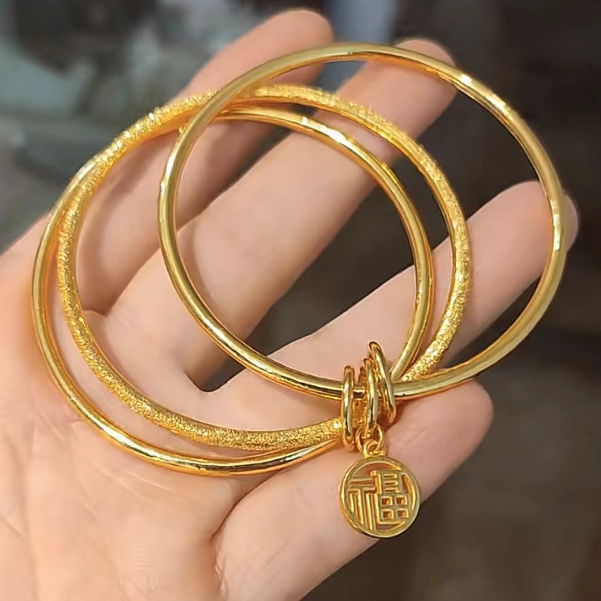 Imitation gold bracelet for women, thin and simple