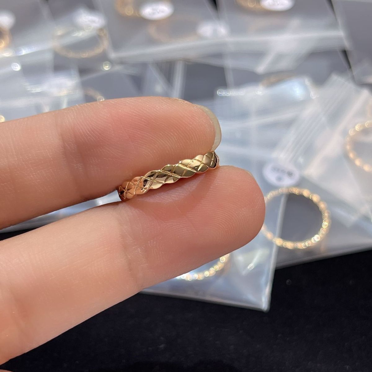Xiangja 18k Gold plattiert Coco Rautenmuster Ring