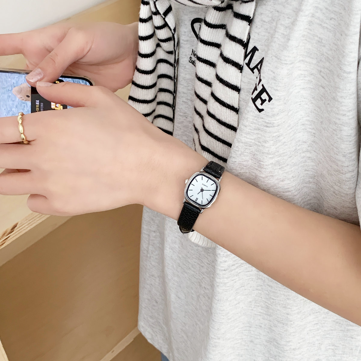 Korean-style quartz watch, leather strap, women's