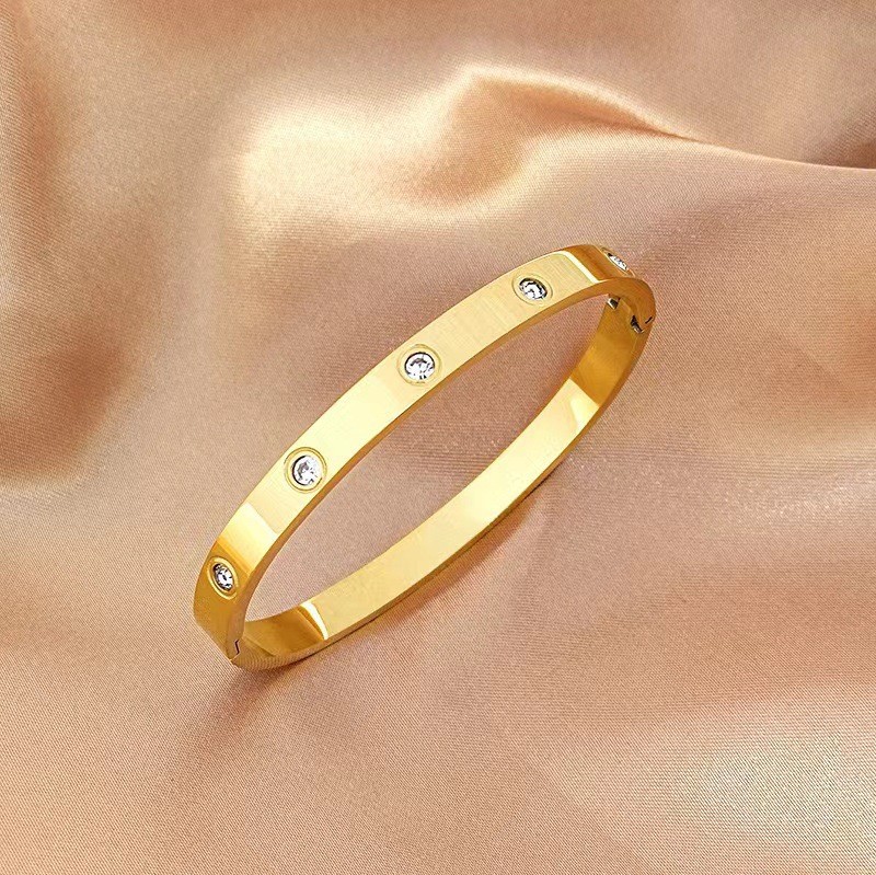 Six-petal flower bracelet, titanium steel, non-fading