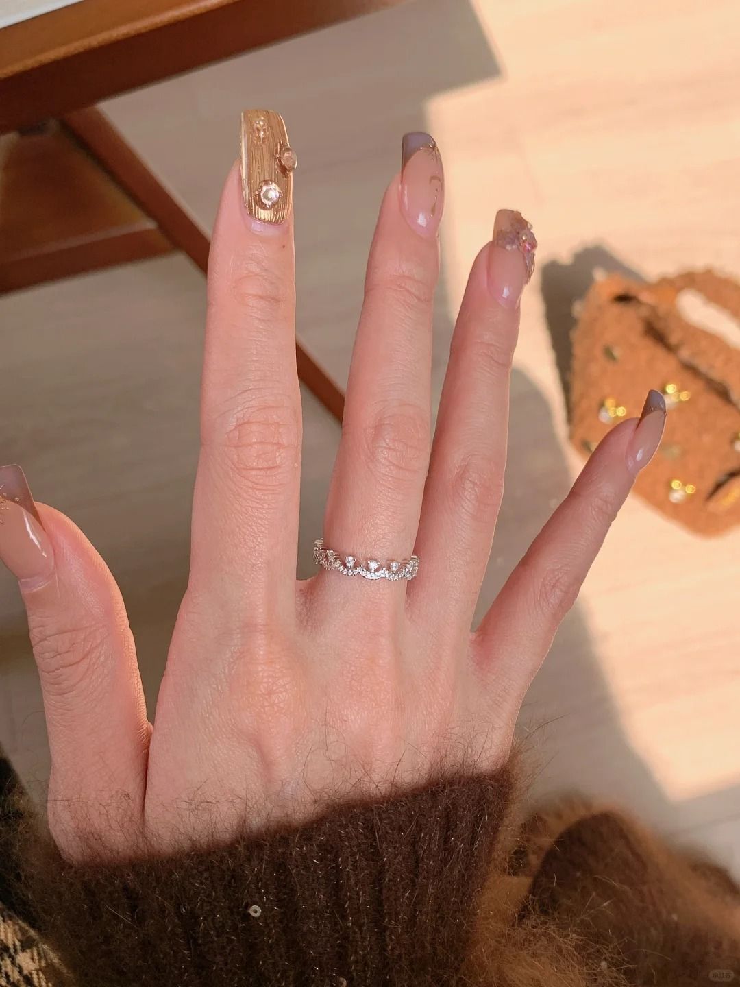 Women's lace flower ring, diamond cut, elegant design
