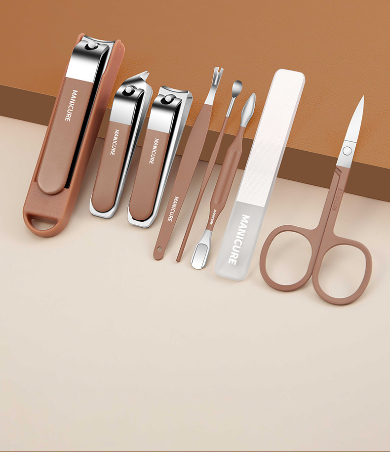Anti-splash nail clipper set