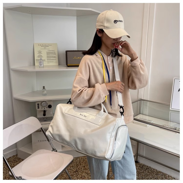 Travel bag, PU material, large capacity, multipurpose