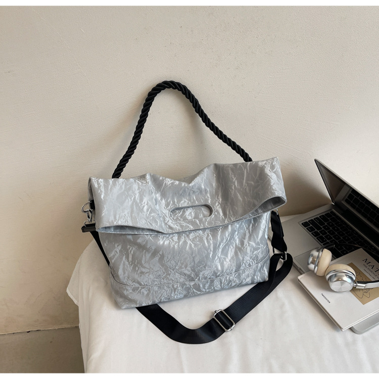 Travel bag, large capacity, single shoulder strap