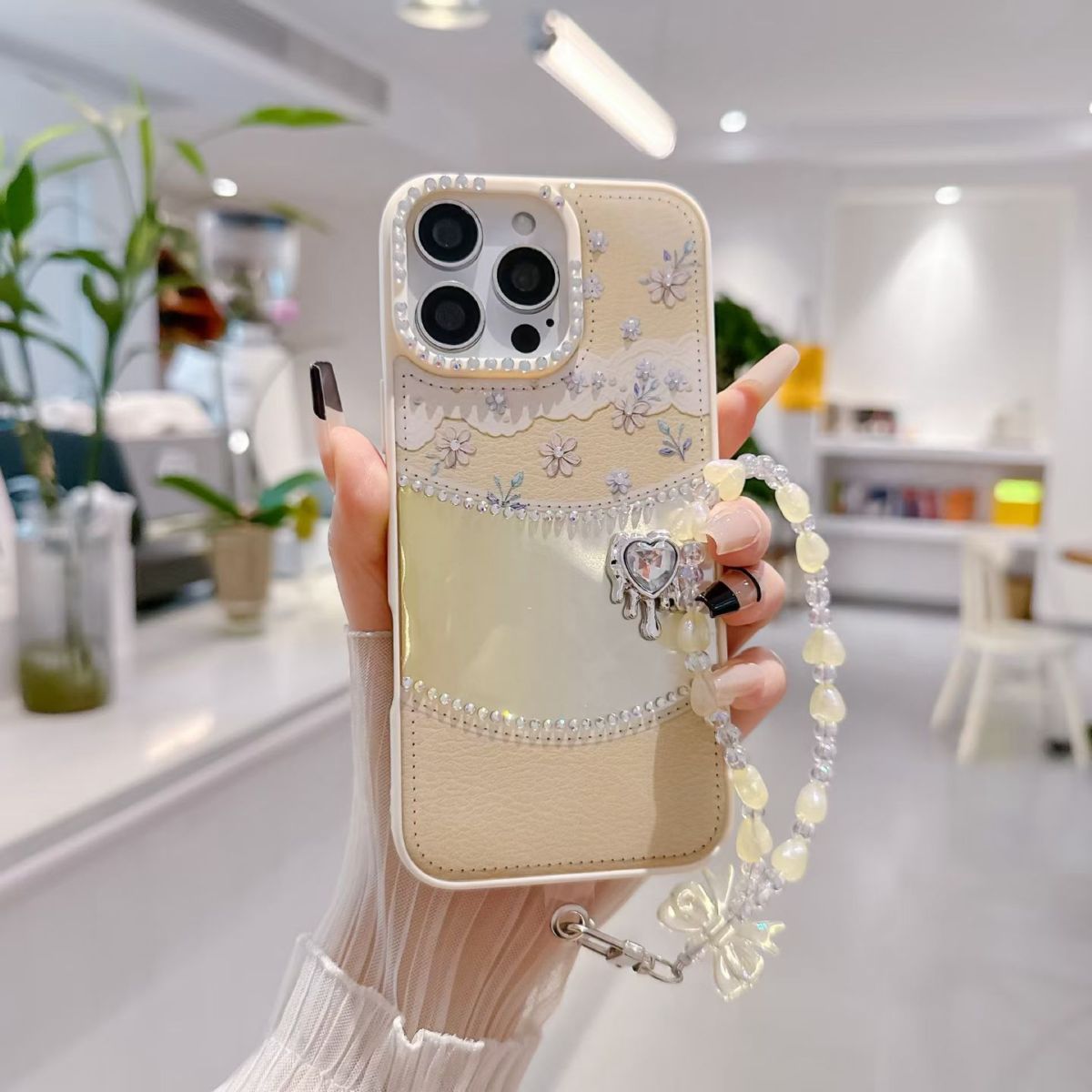 iPhone 16 Pro Max phone case, soft, transparent, diamond pattern