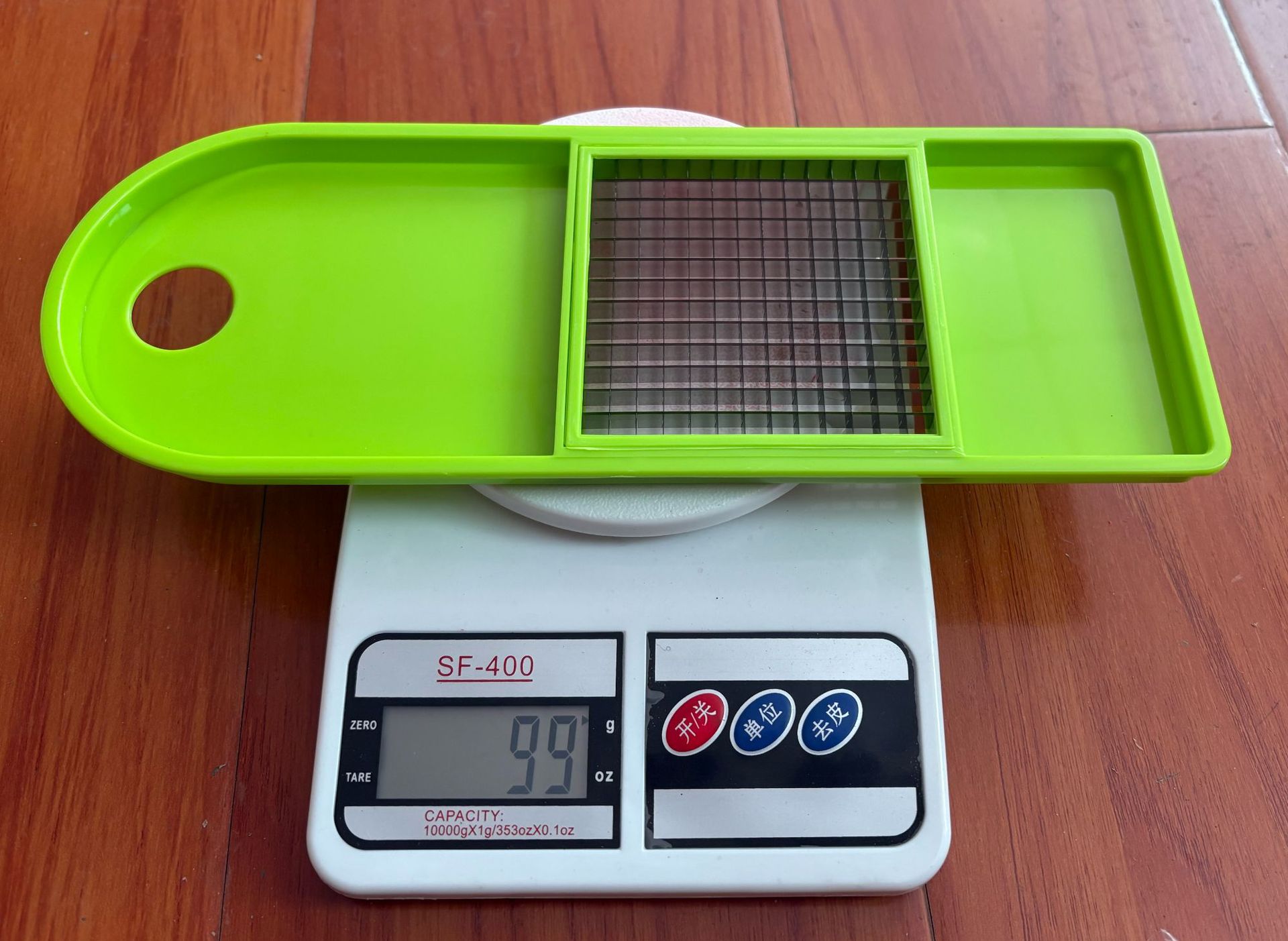 Multifunctional vegetable chopper, manual press-type for potatoes and onions