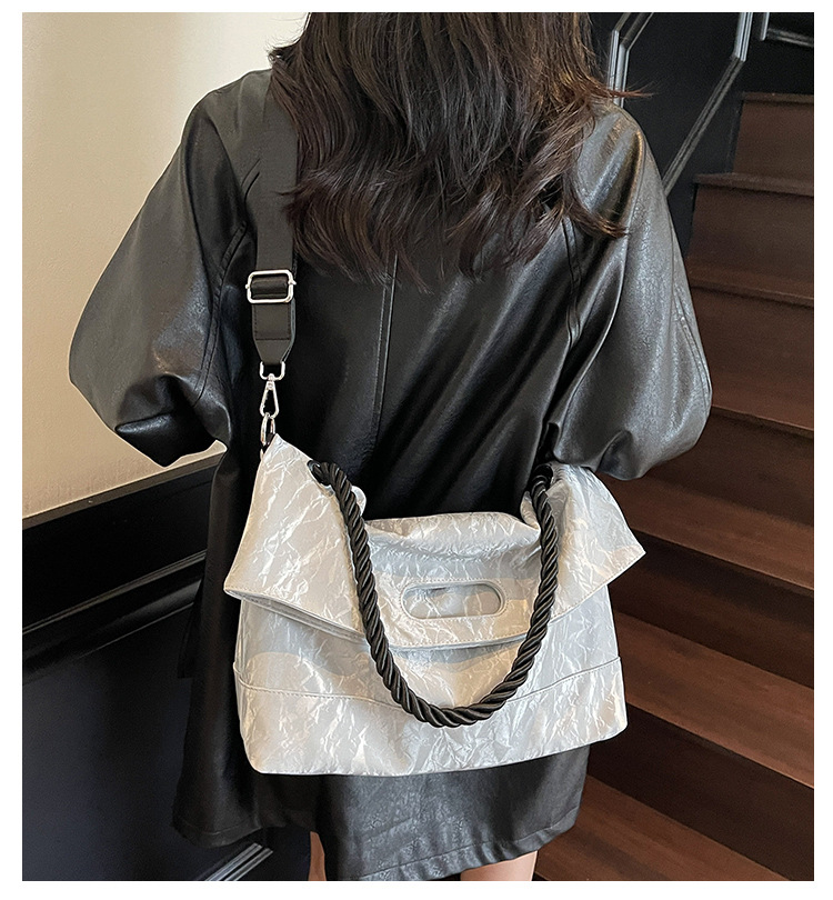 Travel bag, large capacity, single shoulder strap