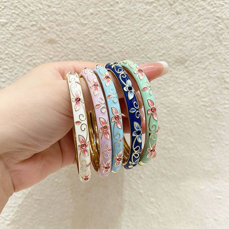 Enamel flower women's bracelet, open design