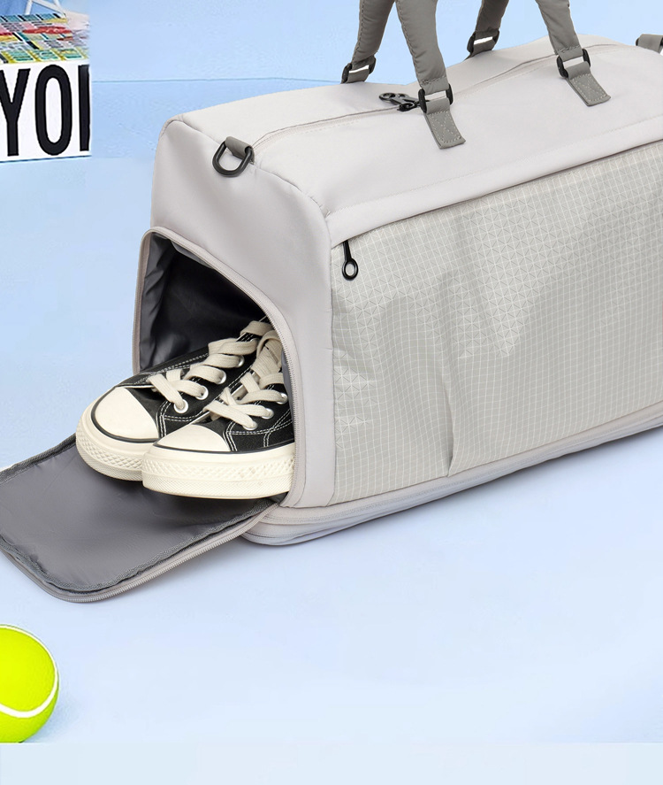 Extra-large travel bag expandable, wet and dry compartments