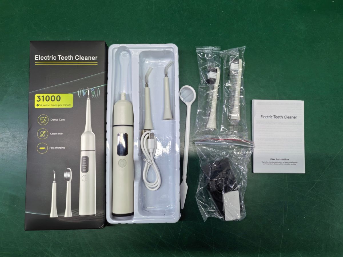 Ultrasonic tooth cleaner, battery powered
