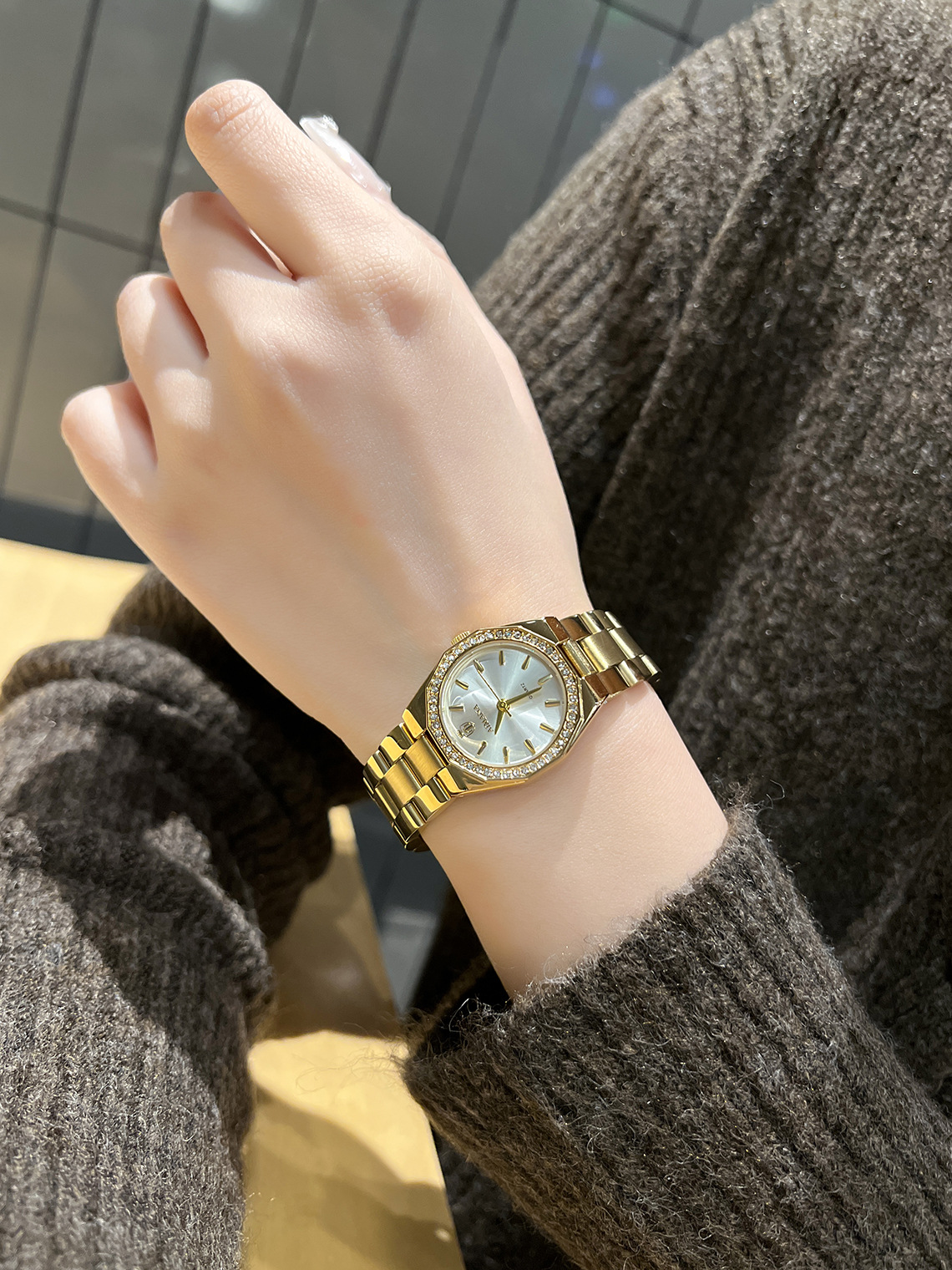 Aimana Damenuhr, Stahlband mit Diamanten