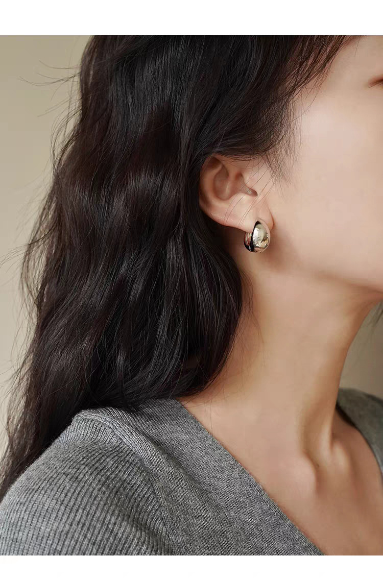 Seiko water drop ring ear studs, fashion design