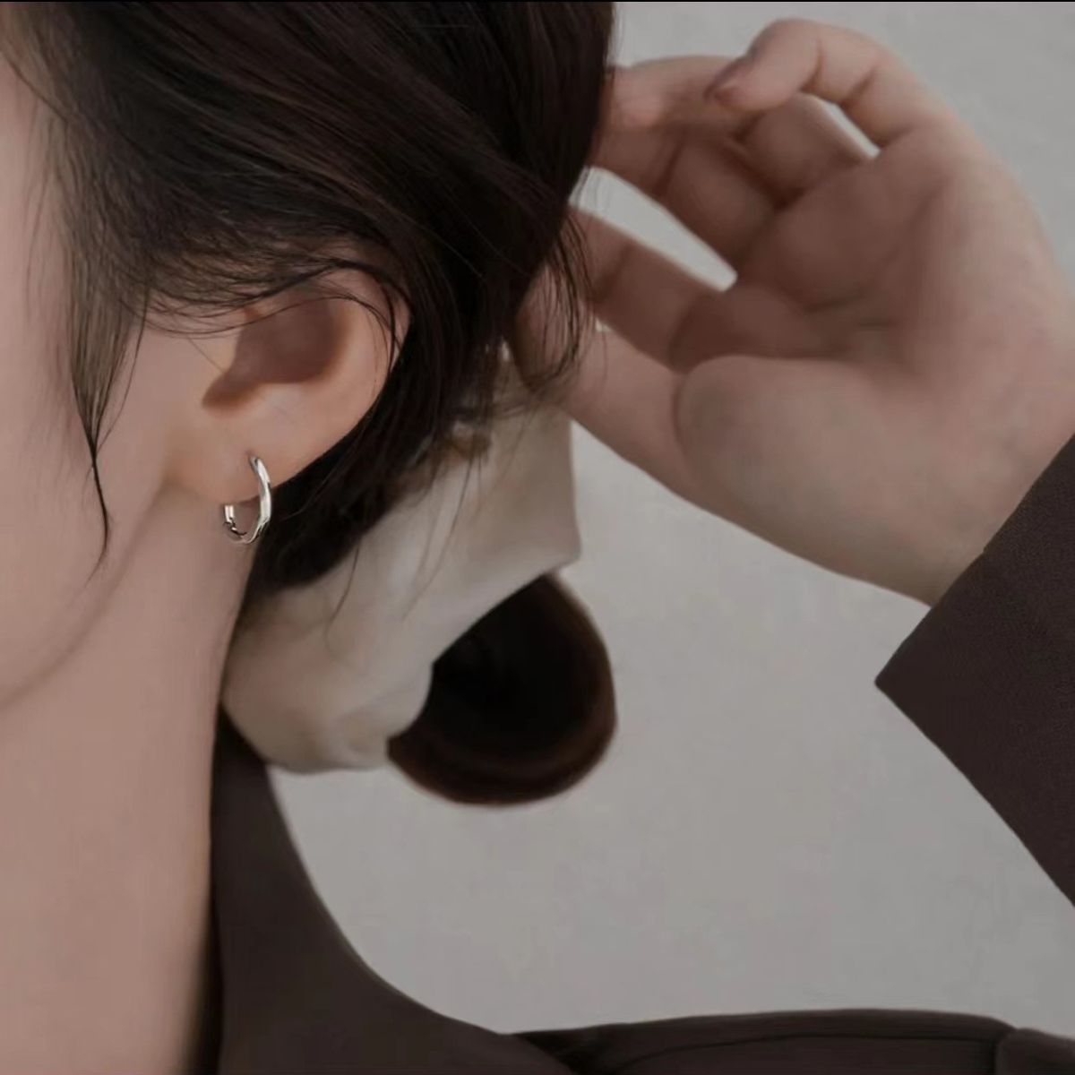 S999 sterling silver Möbius loop ear hoops