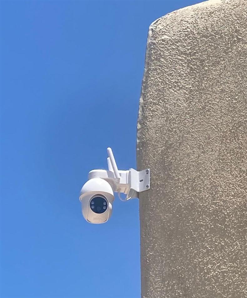 Wall corner PTZ camera mounting bracket, metal console