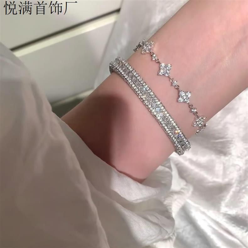 Cubic Zirconia Square Thread Bracelet