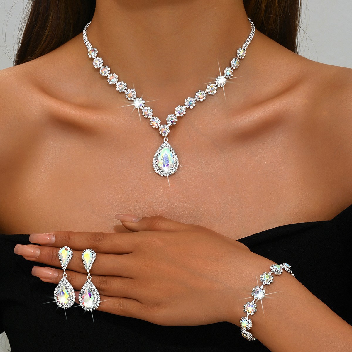 Moda mücevher seti, gelin kolye, küpe ve bilezik, su damlası tasarımı