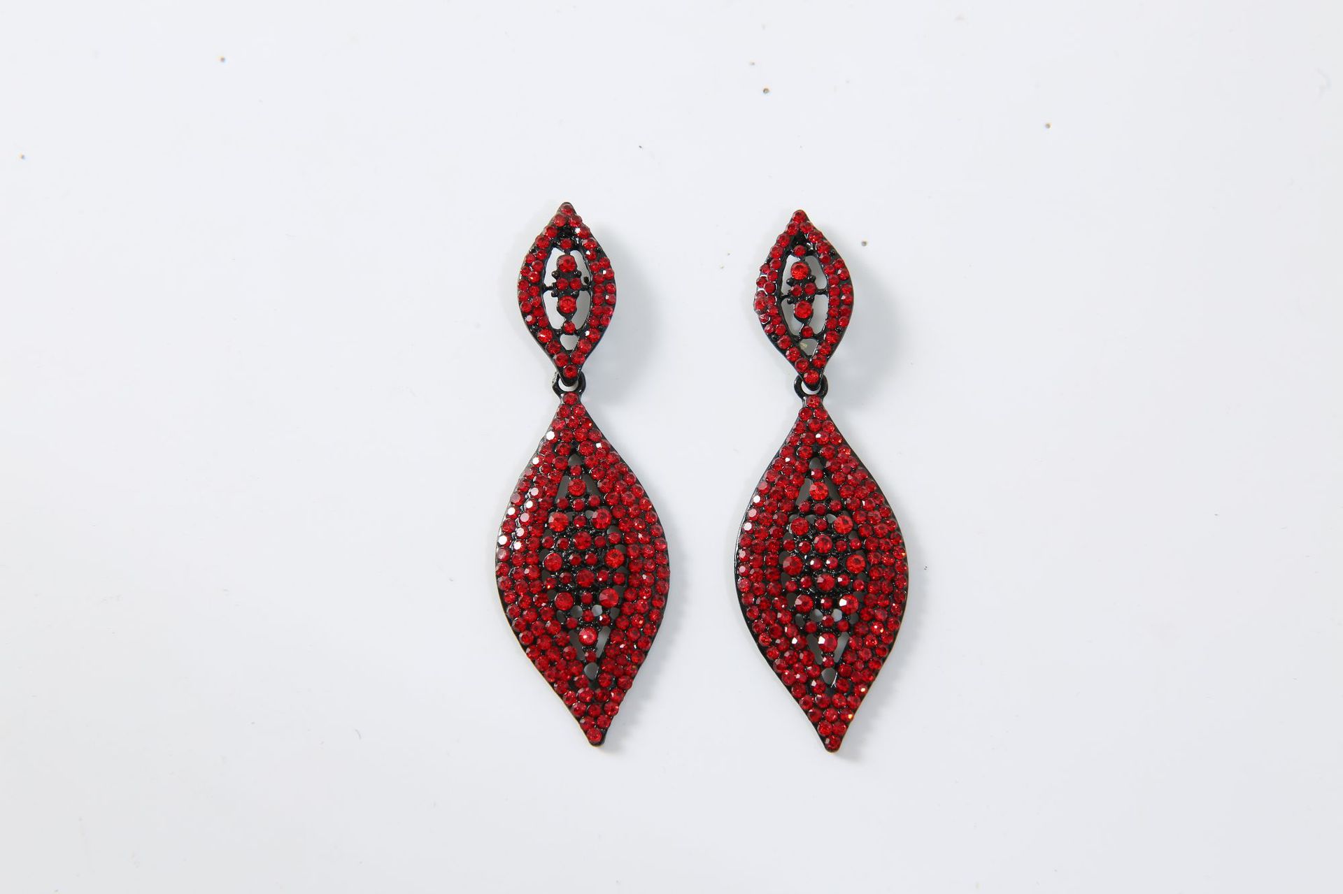 Acrylic retro alloy earrings for women bold expressive design