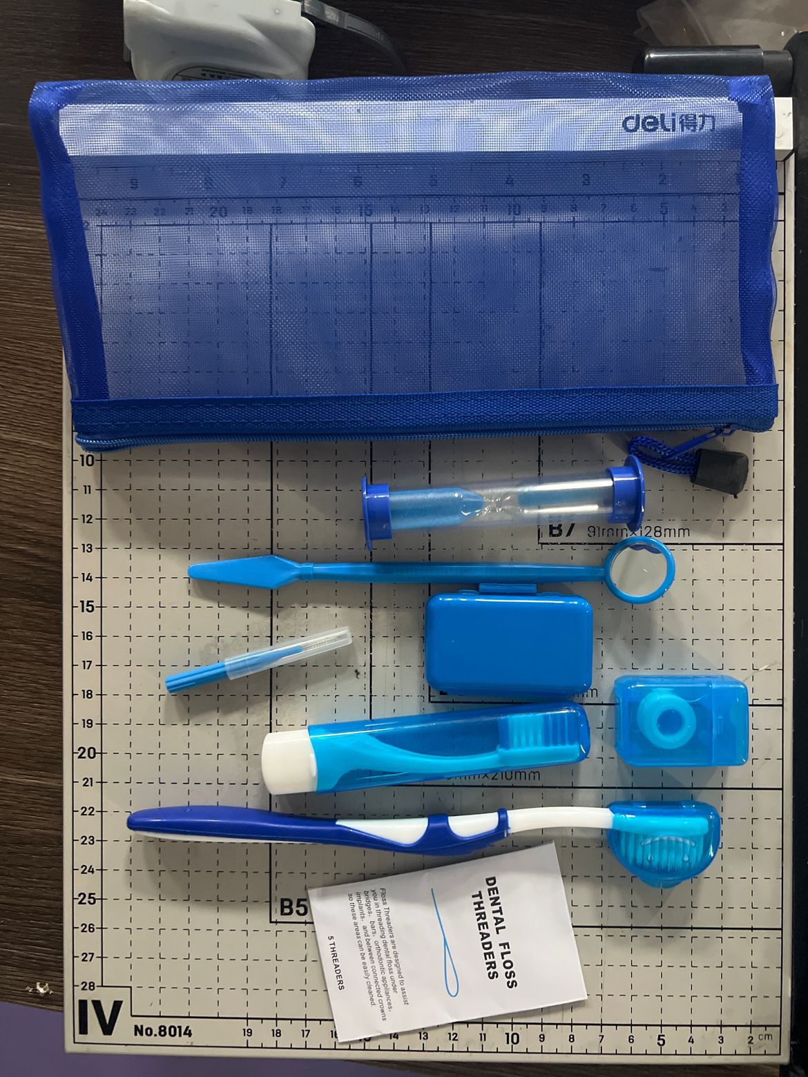 Orthodontic Care Kit with Wax, Toothbrush, Floss and Retractor