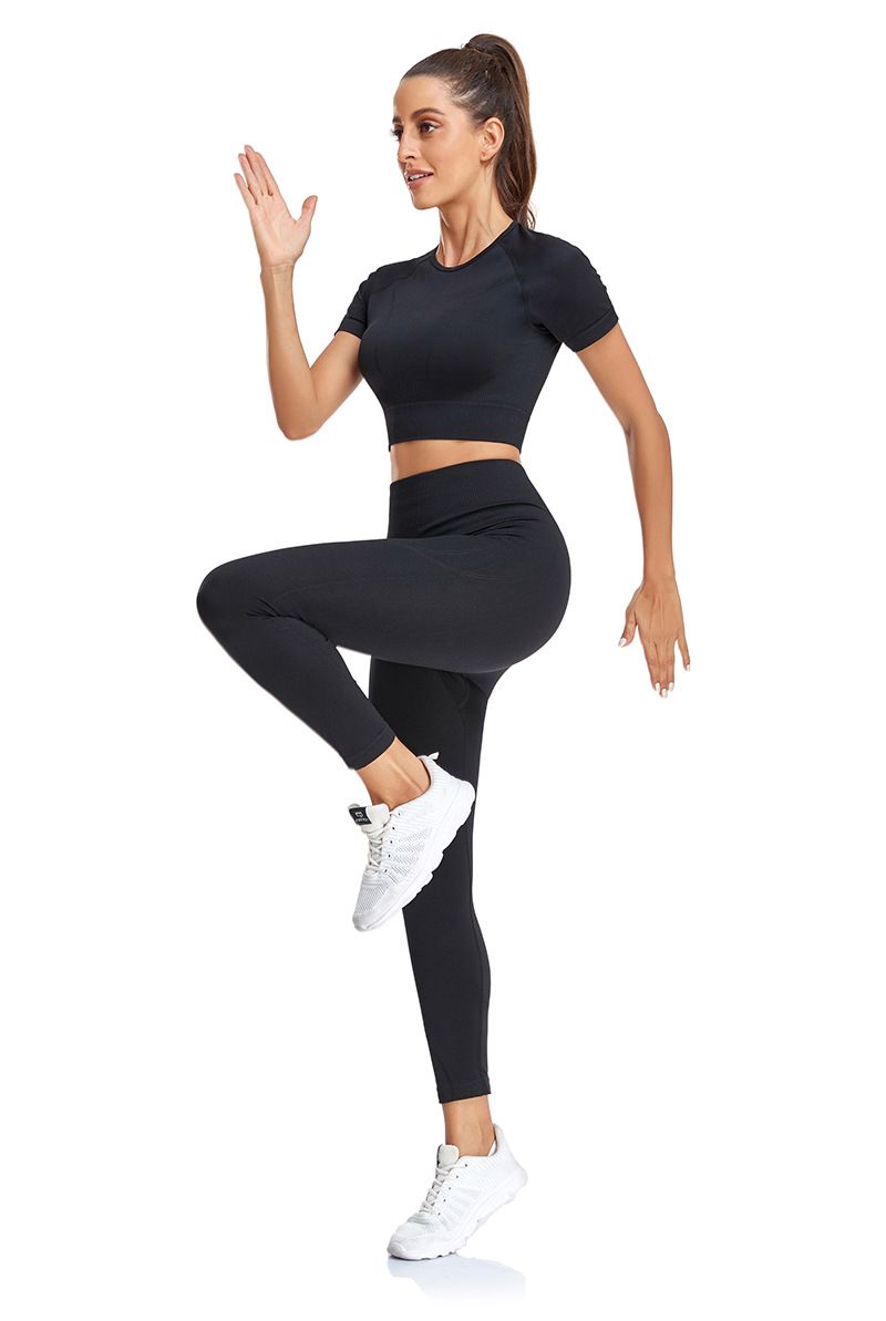 Avrupa ve Amerikan yeni yoga giyim seti profesyonel spor yoga pantolonları koşu kalça kaldırma dikişsiz spor çıplak sutyen toptan