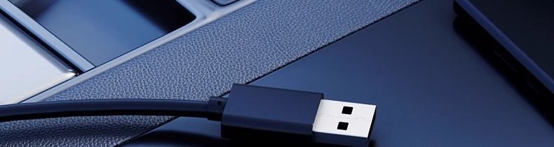 Araba şarj cihazı süper hızlı şarj başlığı cep telefonu çakmak dönüştürücü fiş bir ila üç USB kablosu renkli IED ışığı