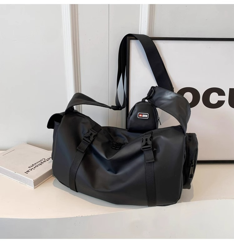 Waterproof sports bag, large capacity