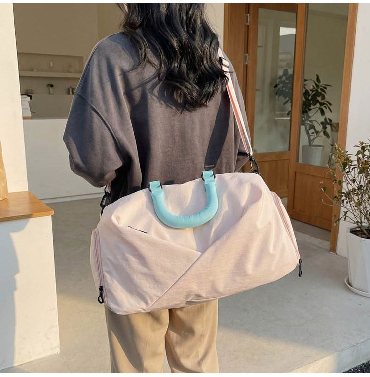 Großvolumige Reisetasche, leicht, mit Nassfach-Trennfunktion