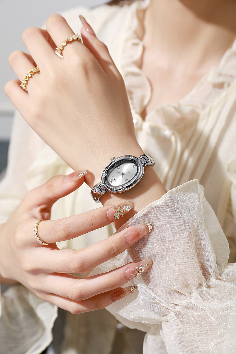 Damenuhr, strass-besetzt, Armband-Design