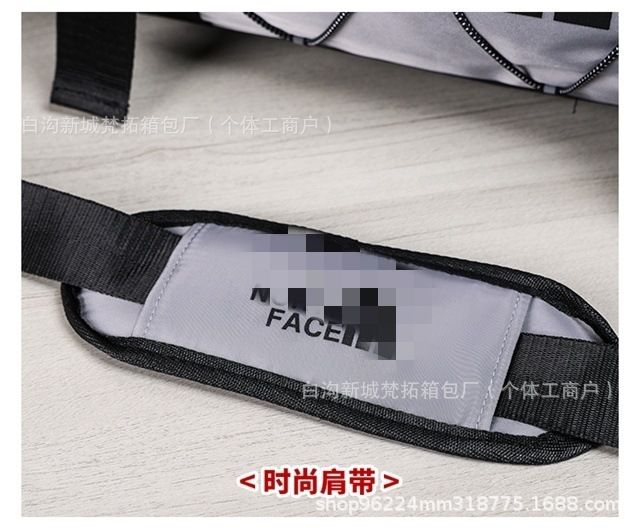 Large travel bag with handle, trolley case compatible, versatile