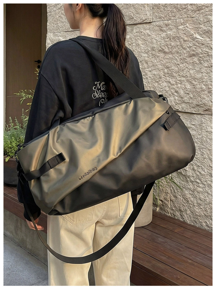 Large capacity dry-wet separation travel bag