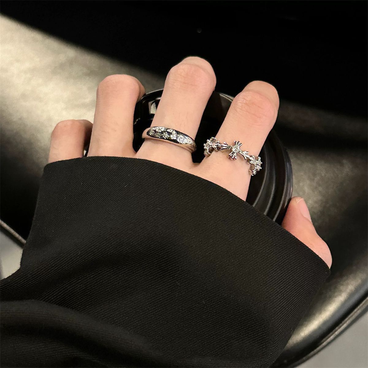 Geometrischer Schwarzkristall-Ring, offenes Design