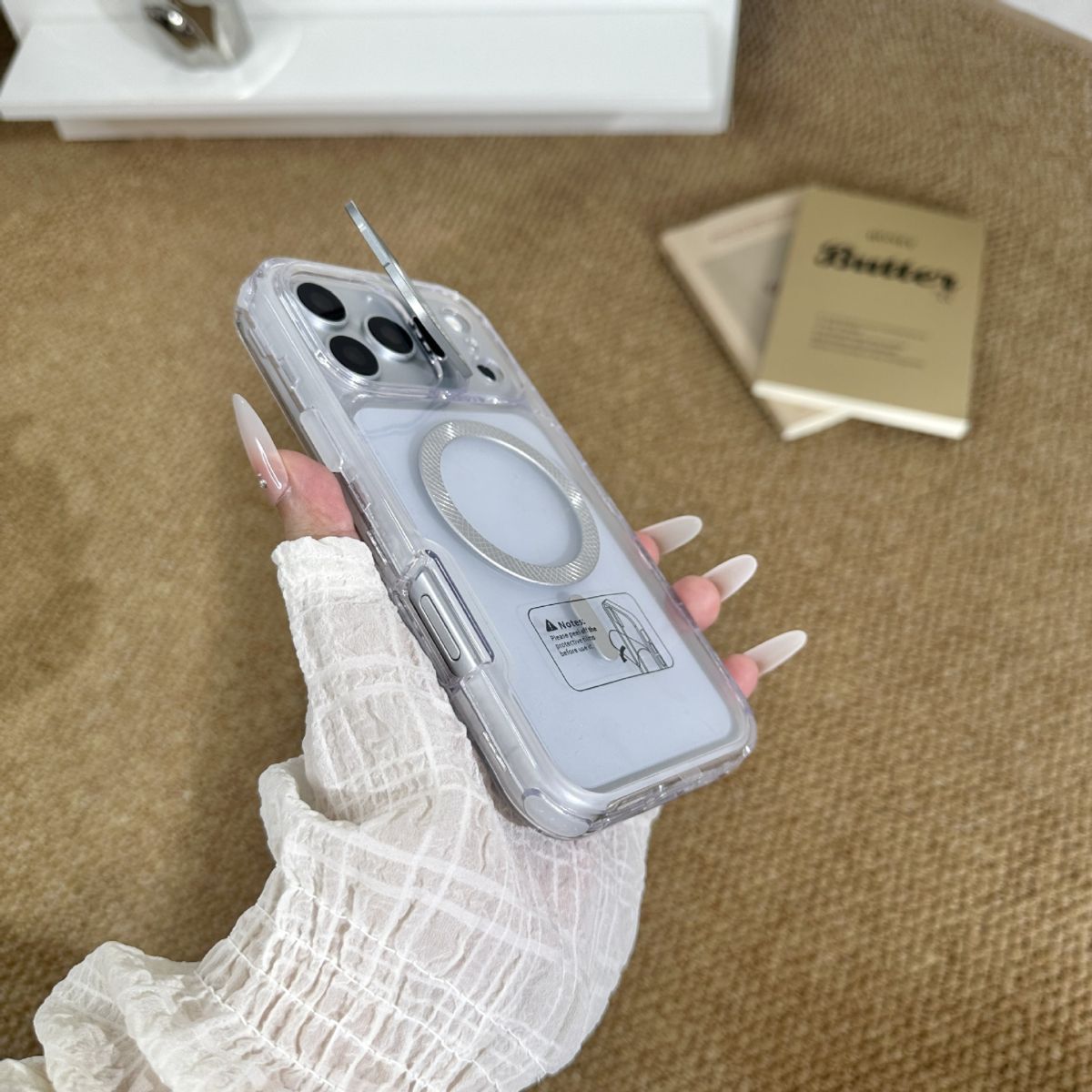 iPhone 18 Pro Max phone case, stand function, transparent