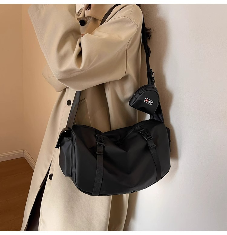 Waterproof sports bag, large capacity