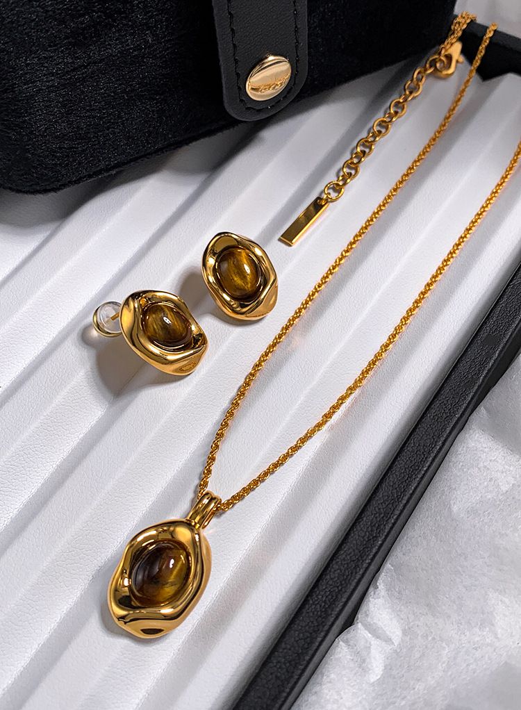 Altın kaplı kaplan gözü taşı kolye, vintage stil