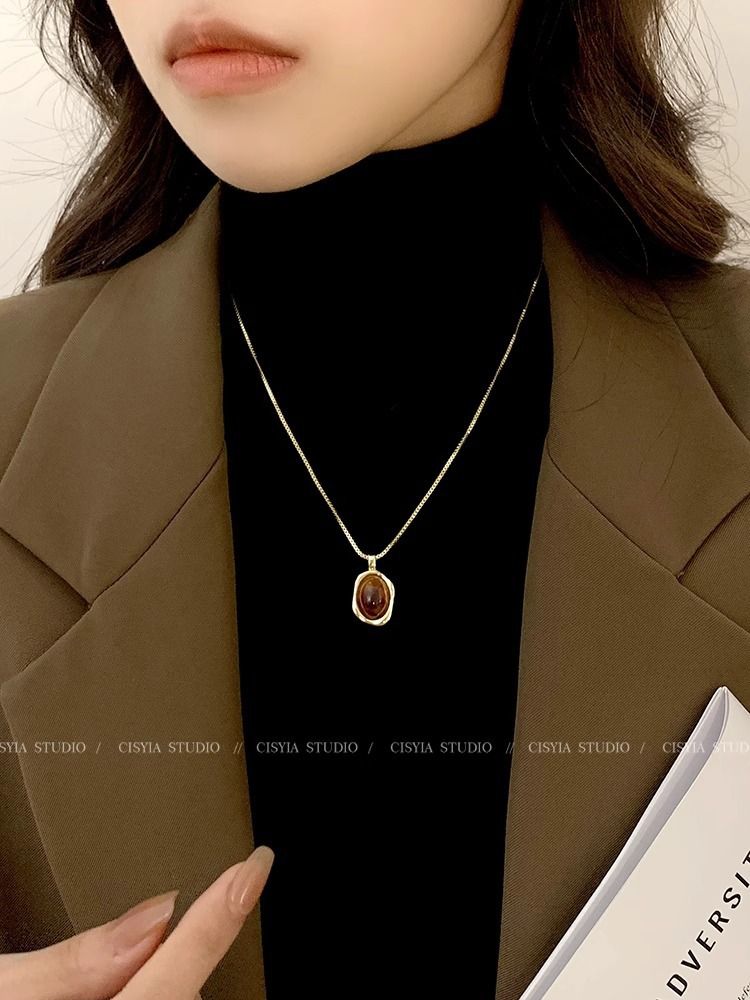 Mehrlagige goldene Bernstein-Pullover-Halskette, Minimal