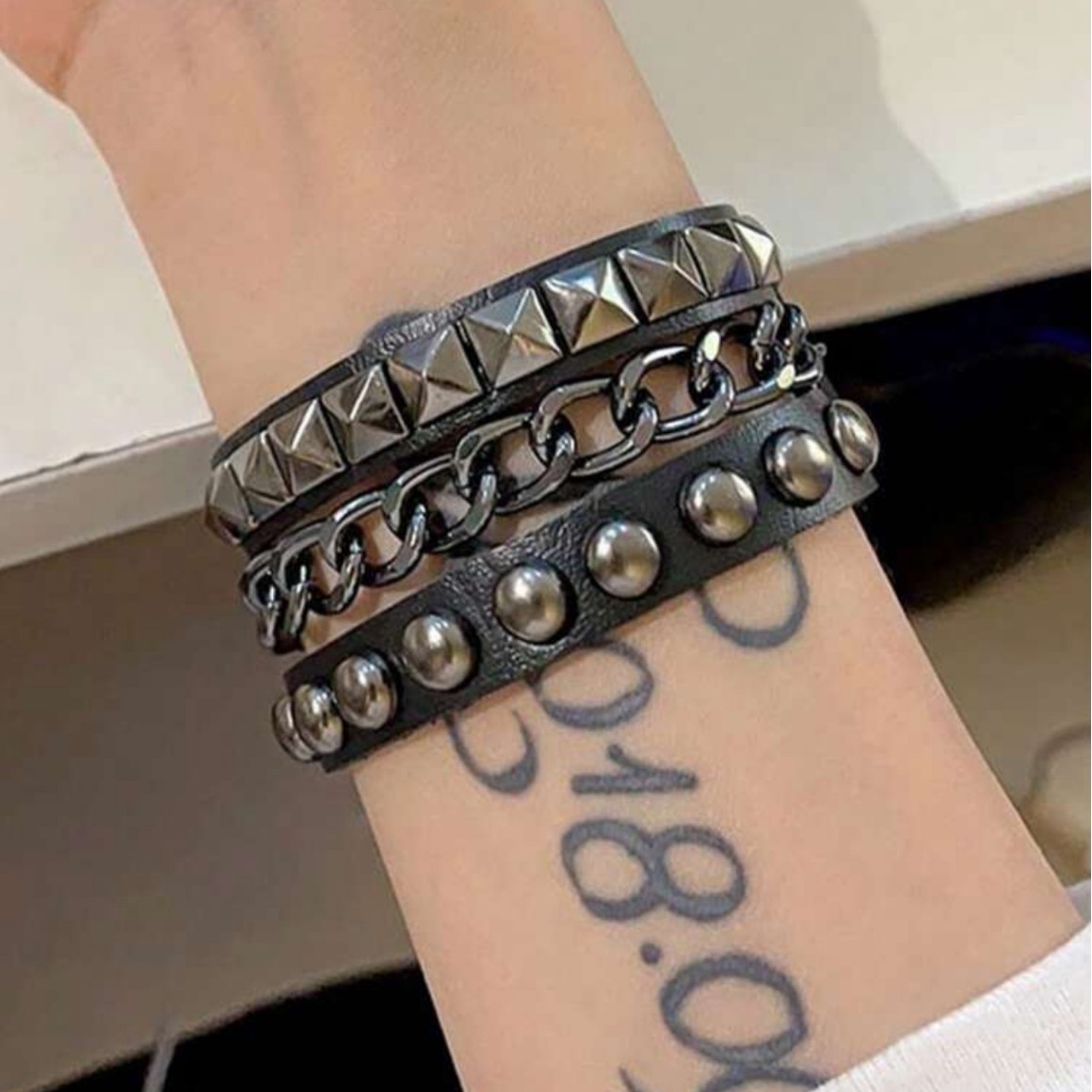 Punk-Herrenarmband mehrschichtig, Leder Nietenkette