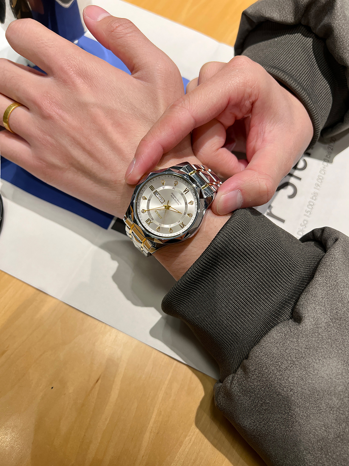 Herrenuhr, wasserdicht, Doppelkalender