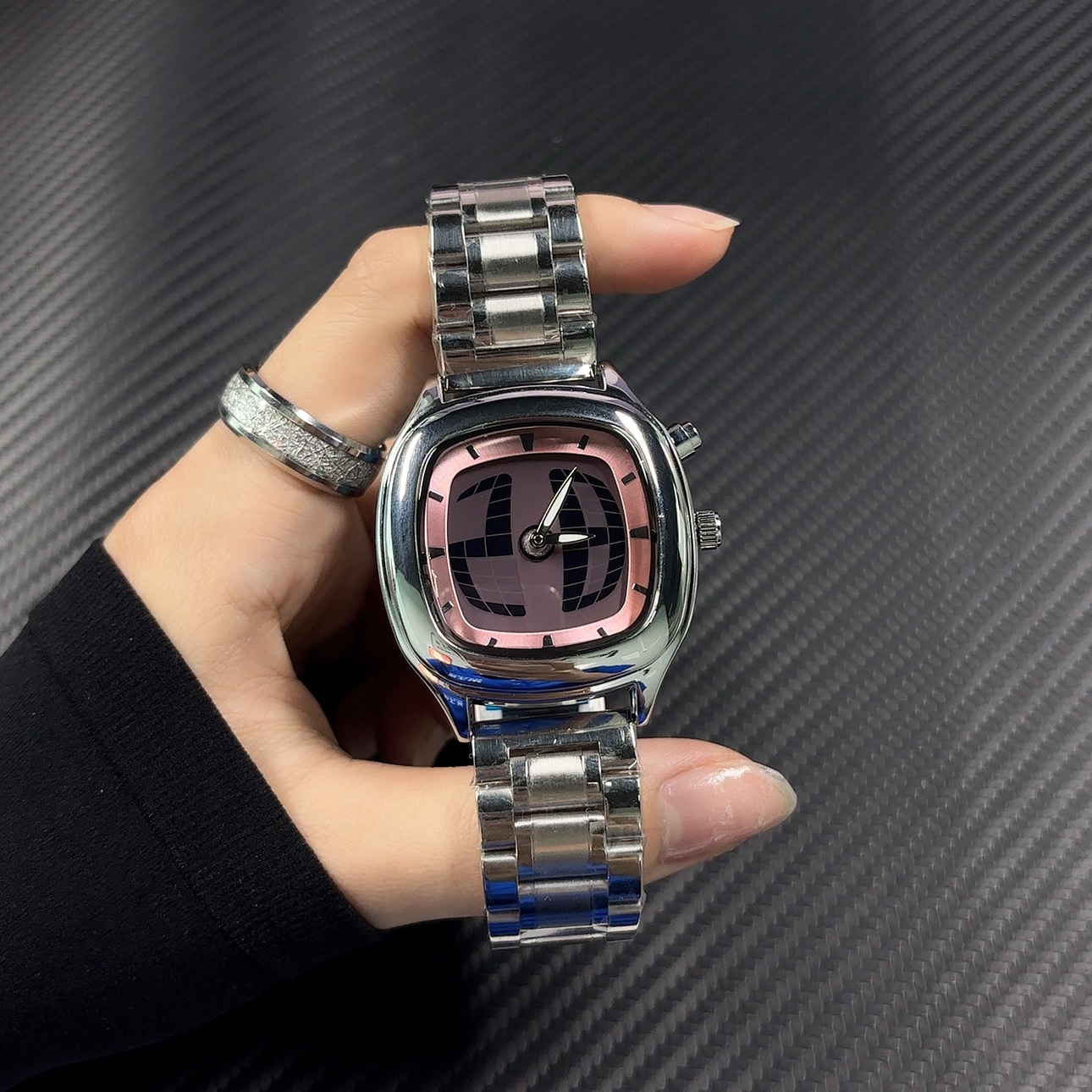 Men's sports watch with digital display quartz