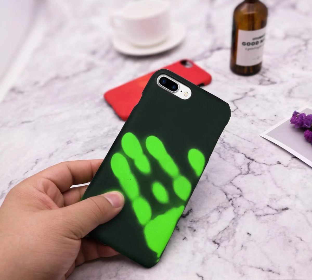 iPhone 17 Pro Max termal sensörlü renk değiştiren kılıf