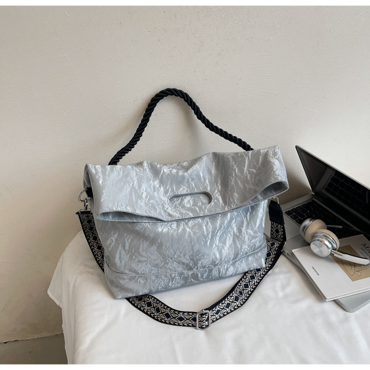 Travel bag, large capacity, single shoulder strap